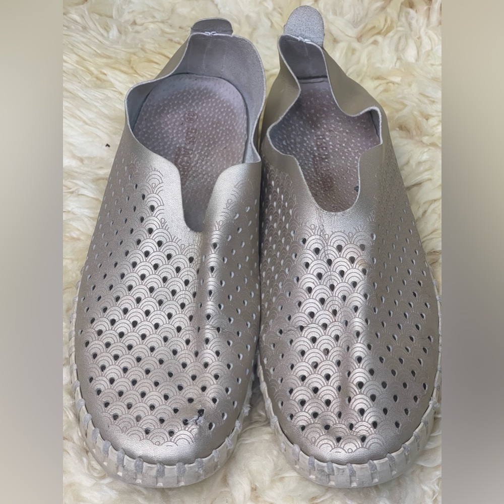 ILSE JACOBSON GOLD LEATHER SLIP ON FLATS WOMENS SIZE 38